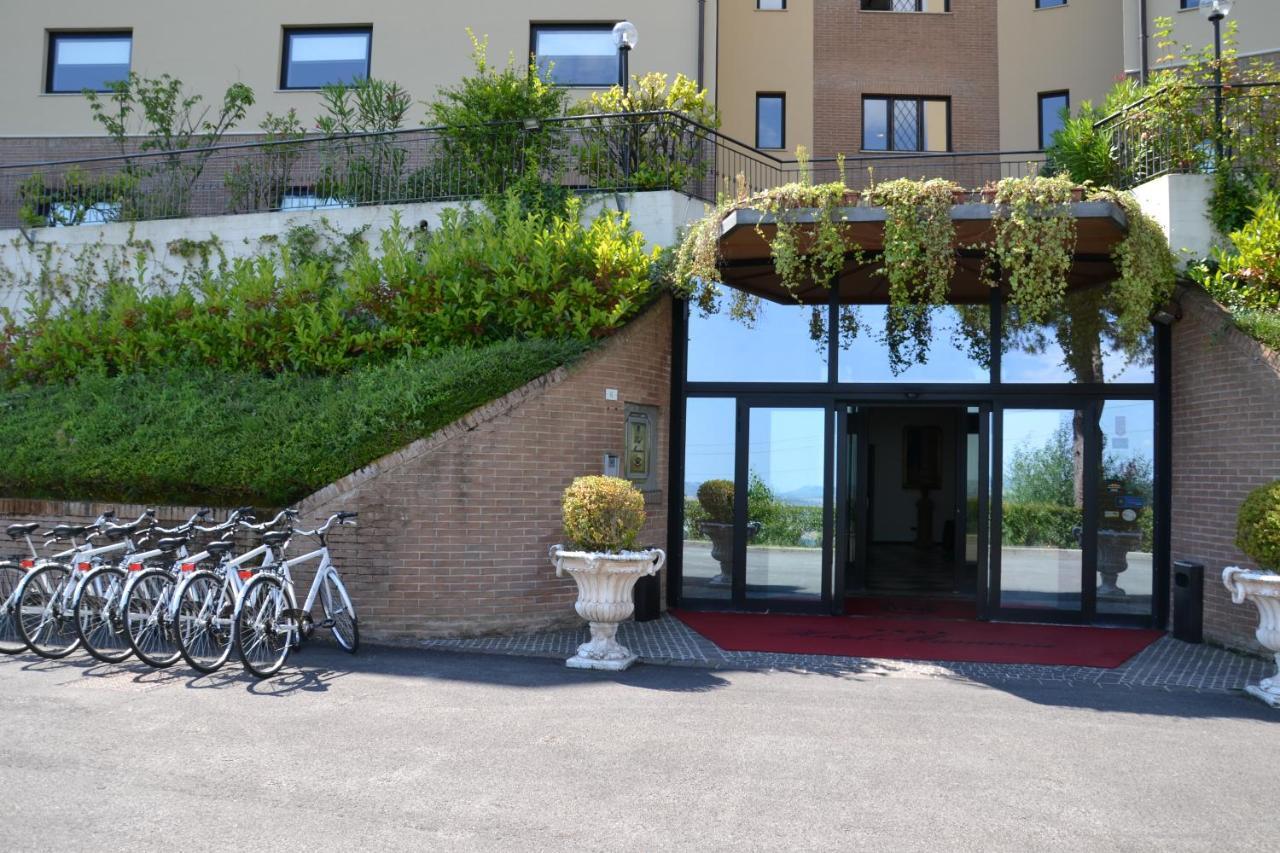 Hotel Mamiani & Relaxing Spa Урбіно Екстер'єр фото